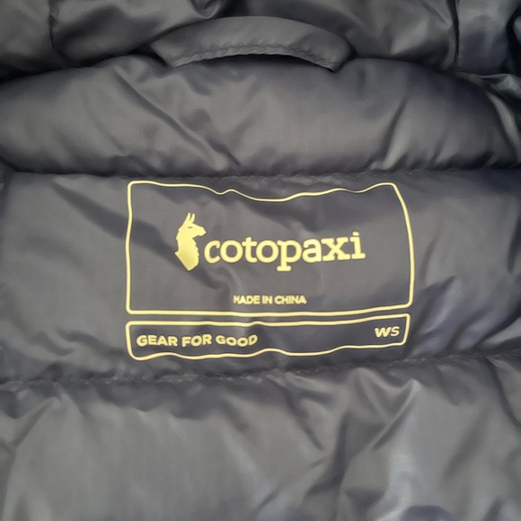 Cotopaxi Burgundy Puffer Coat with Insulated Warmth - Picture 3 of 6